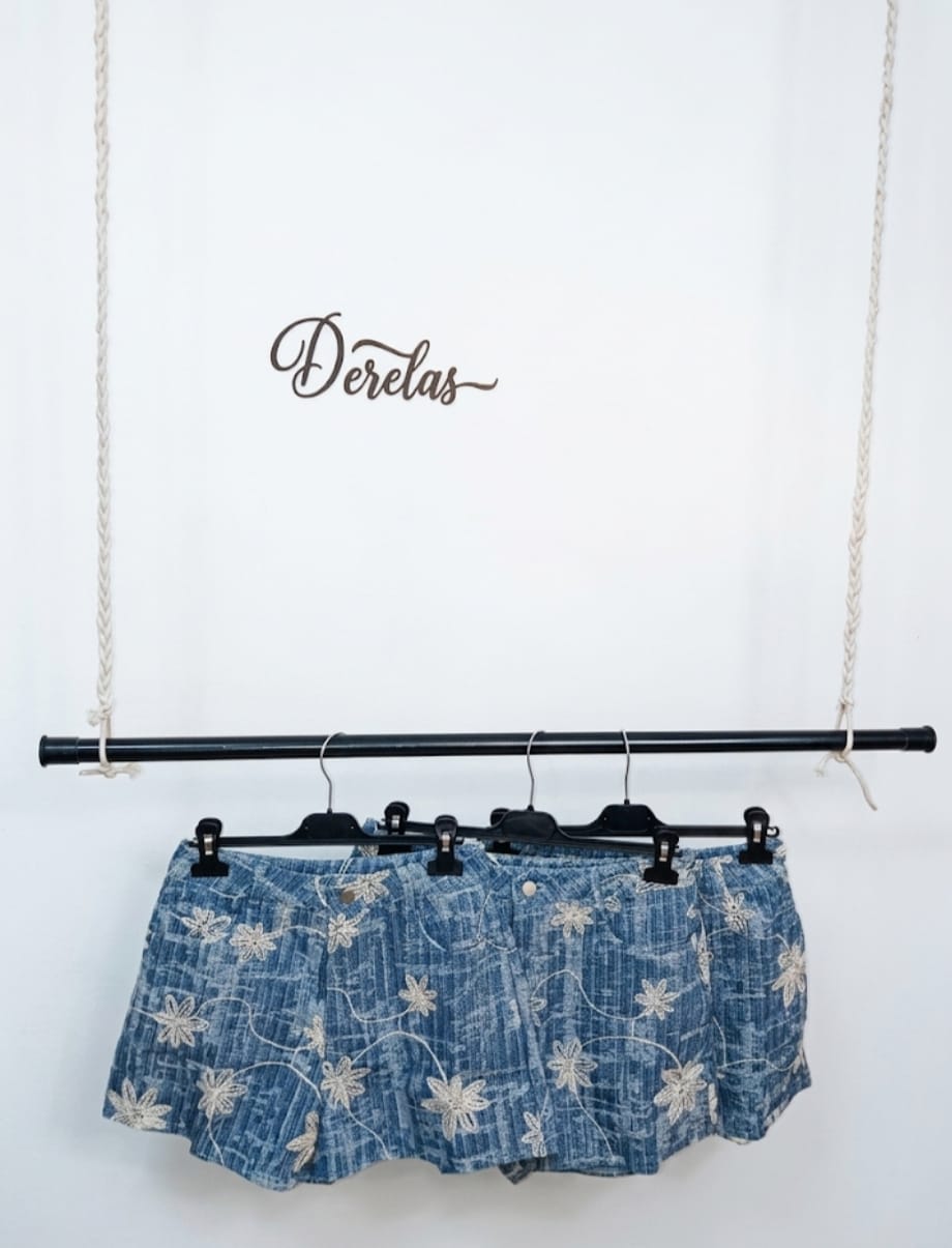 Short Lino Bordado Lira